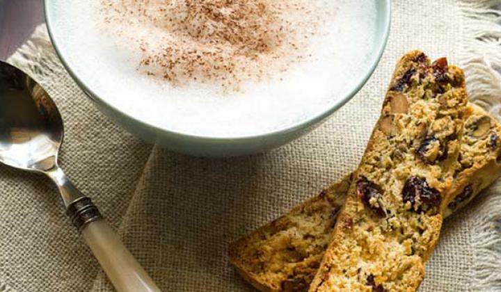 Gluten-, milch- und zuckerfreie Cranberry-Pistazien-Cantuccini 